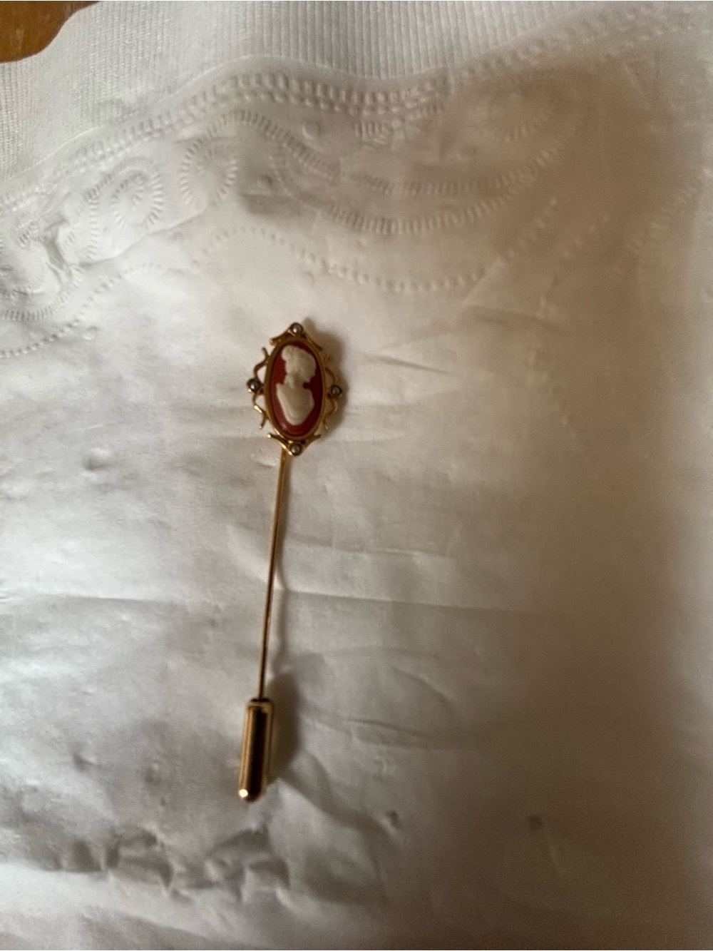Avon Gold Cameo Stick Pin - Pink and White Cameo Lapel Pin
